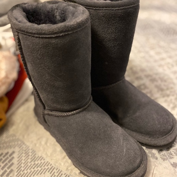 Bear paw boots! - Picture 3 of 3